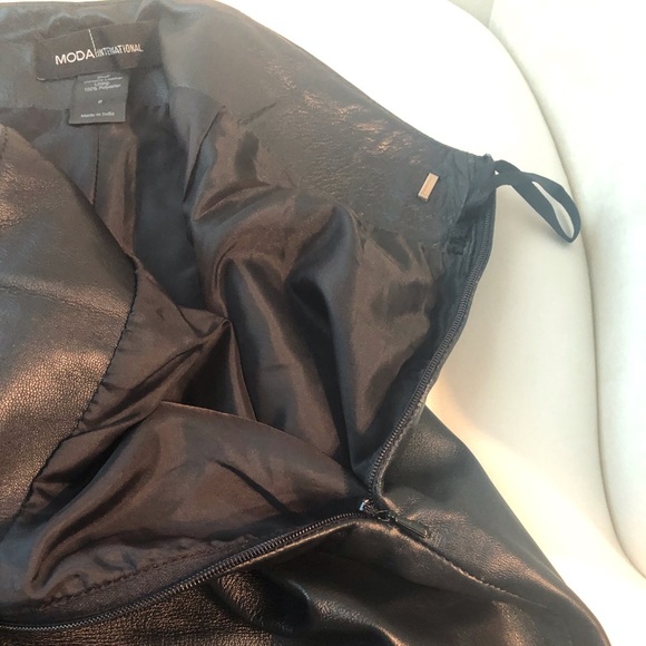 Moda International leather pants sz 6 - Picture 3 of 4
